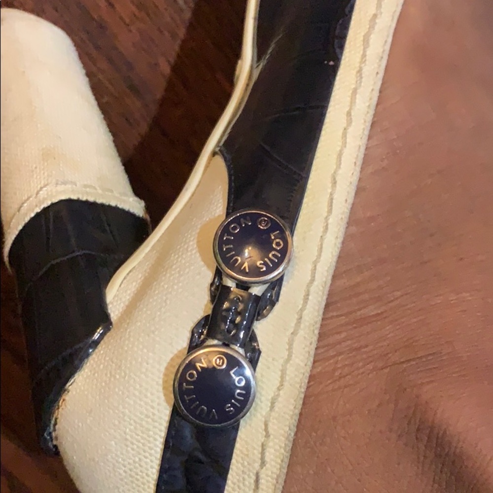 Heels - Picture 2 of 8